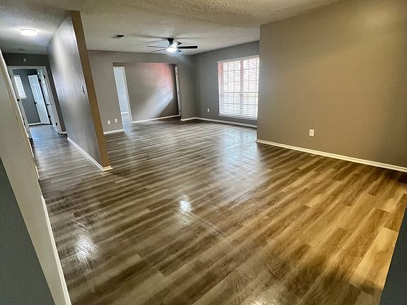 4th image of 2111 Kent Dr