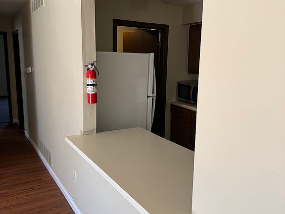 3rd image of 511 Columbia Dr APT K