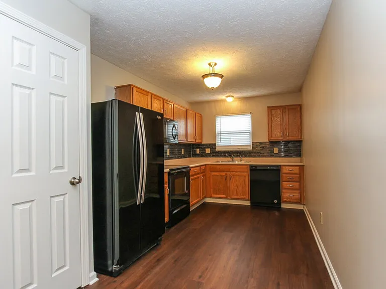 1327 Grand Canyon Cir — Photo 7