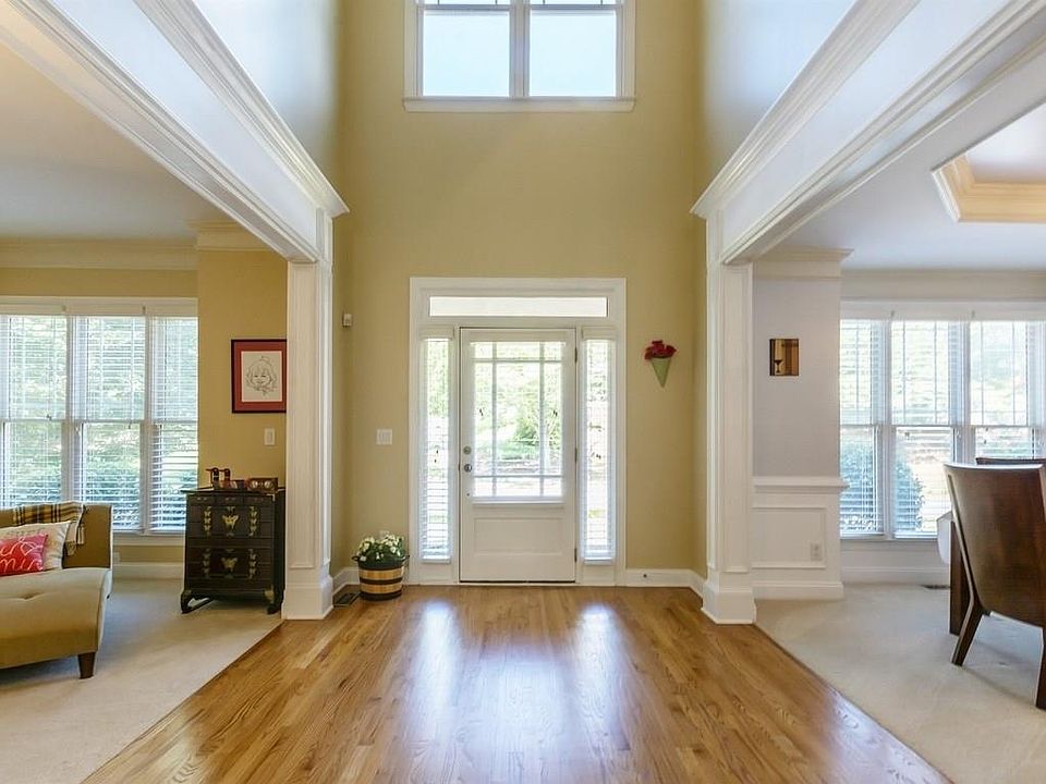 2nd image of 949 Woodland Pass SE