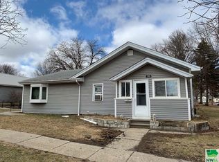 108 S 3rd Ave E, Rock Rapids, IA 51246