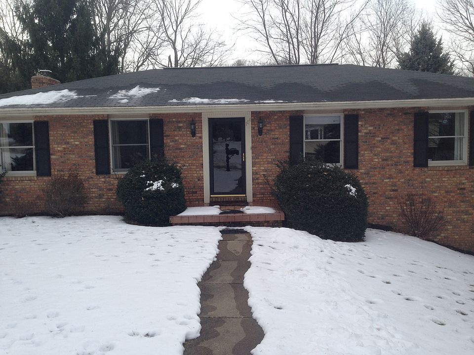 1st image of 104 Beckett Ct