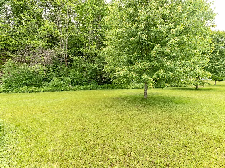 425 Nebraska Valley Rd — Photo 37