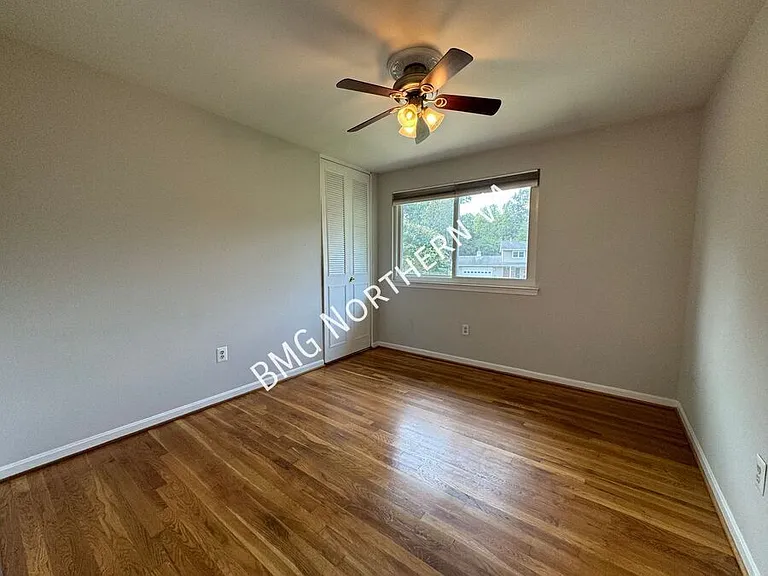 5406 Gainsborough Dr — Photo 21