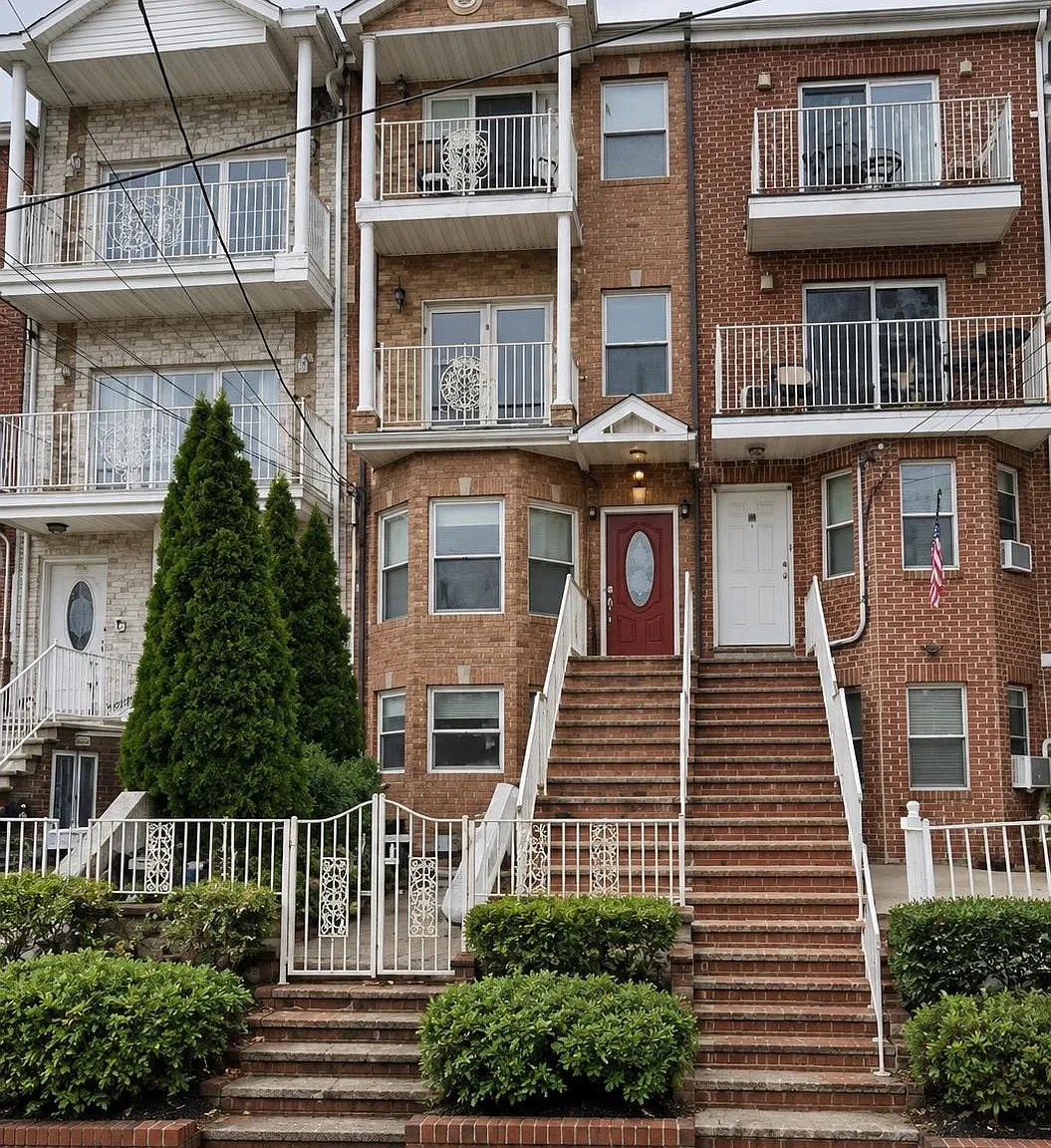 33 Summit Ave — Photo 1