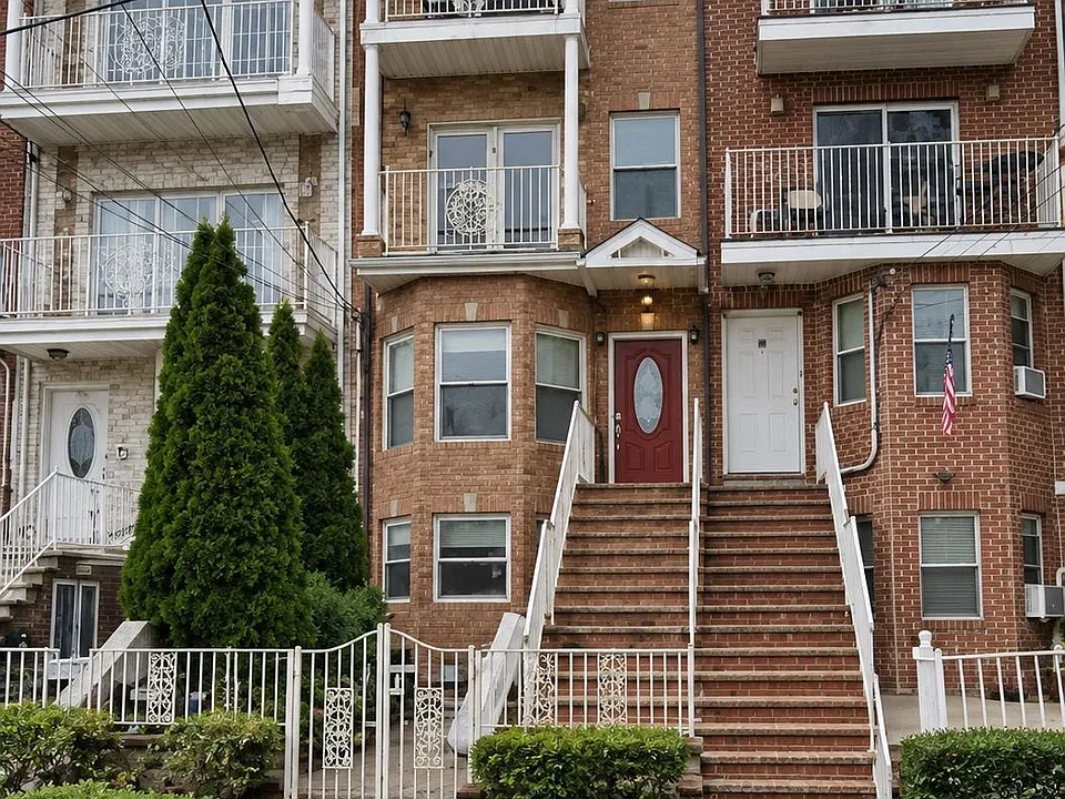 33 Summit Ave #1