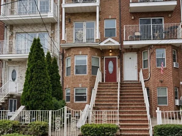 33 Summit Avenue image 1 of 11