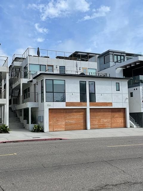 1st image of 1534 Manhattan Ave #2