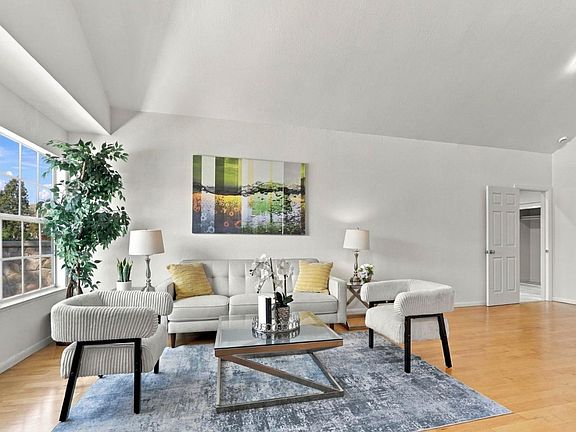 2nd image of 3058 Ridgegate Dr