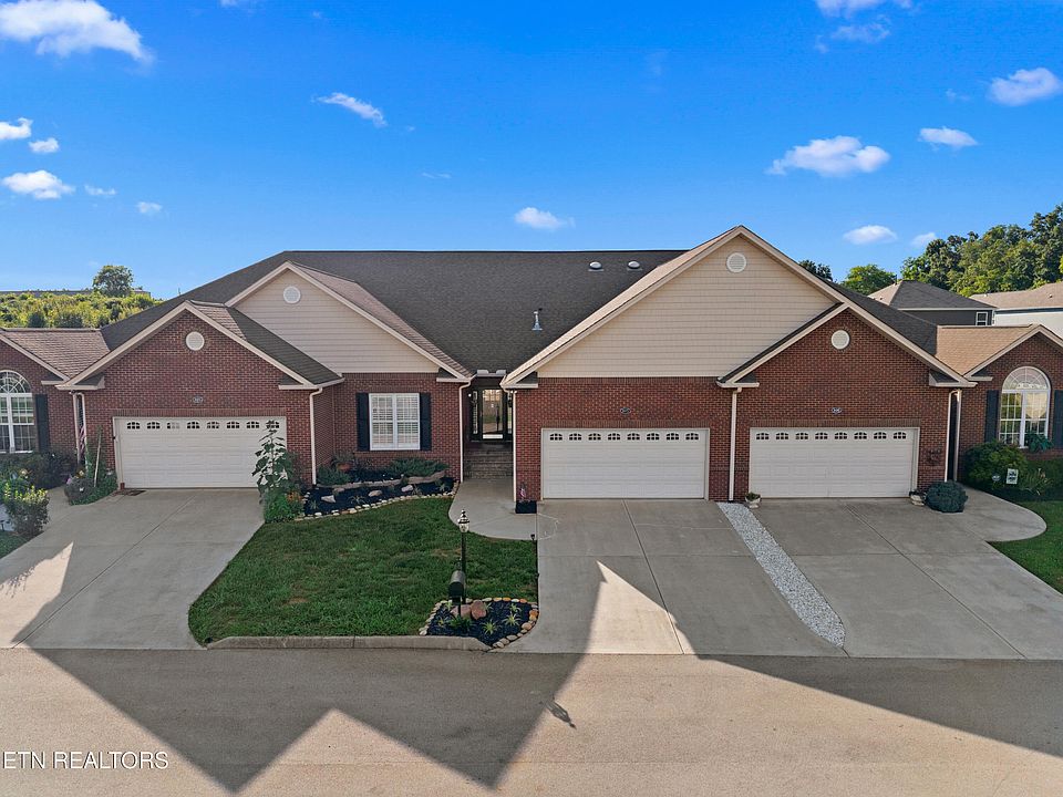 1st image of 803 Fountain View Way