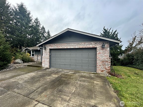 2nd image of 5810 Meridian Road SE