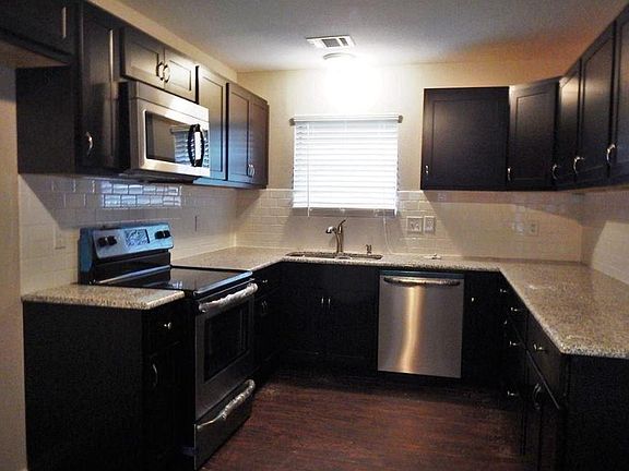 4th image of 3202 Dartmouth Dr