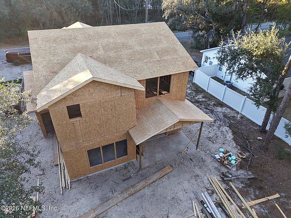 4th image of 228 DAWN Avenue
