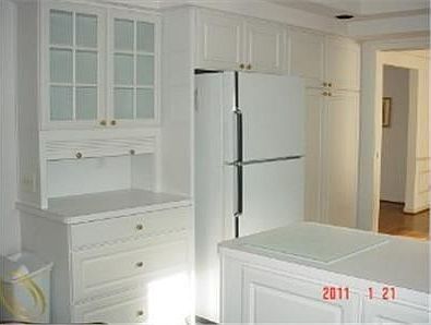 5th image of 1373 Yorktown St