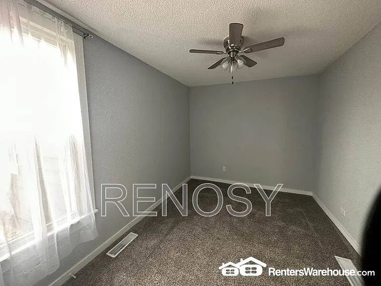 105 E 3rd Ave — Photo 15