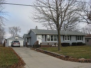 Home for Sale in Slater, IA $149,500
