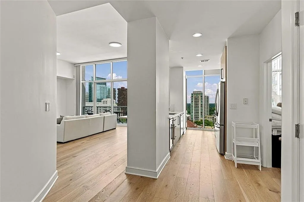 2 bed, 2.5 bath, 1512 sqft, $4,000 — Photo 3