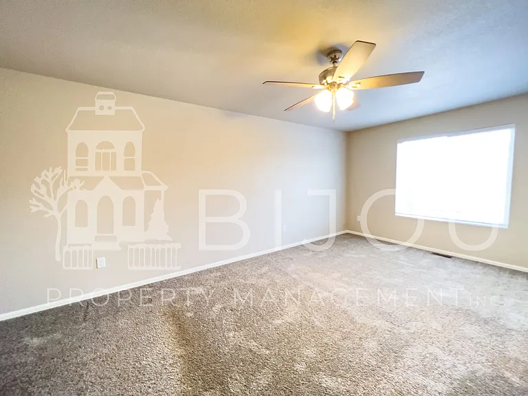 7661 Silver Larch Point — Photo 13
