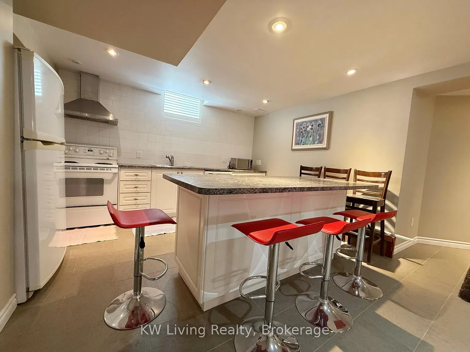 2 bed, $1,650 — Photo 3