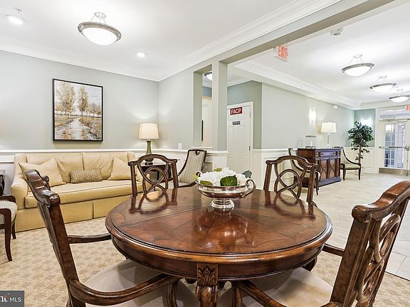 4th image of 15110 Heather Mill Ln Unit 304