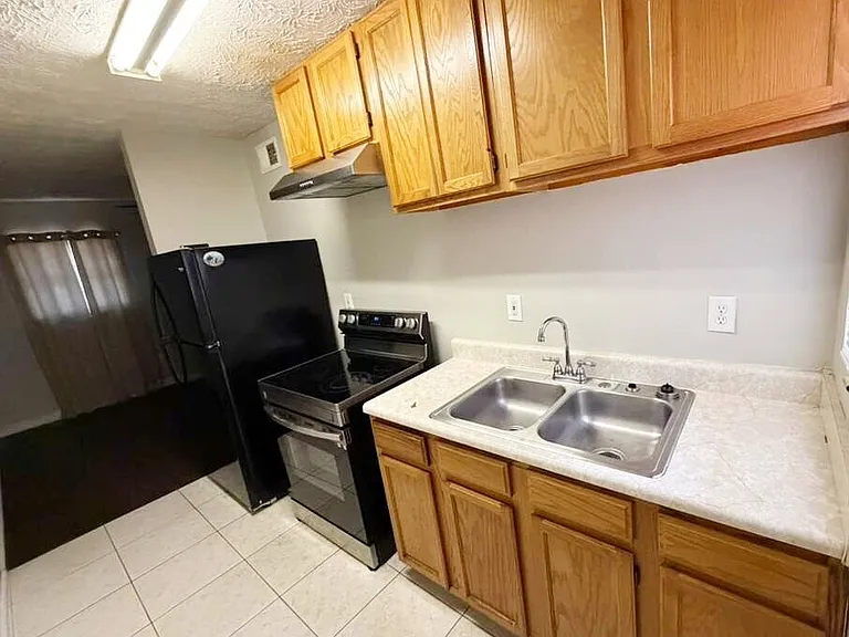 420 Rawson St SW #3 — Photo 1