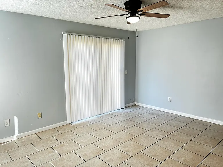 5219 Plymouth St — Photo 12