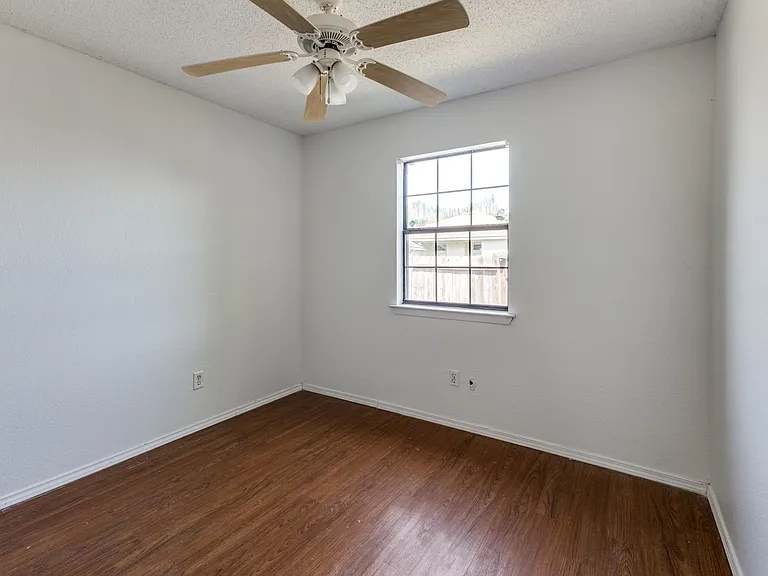 8602 Skyview — Photo 16