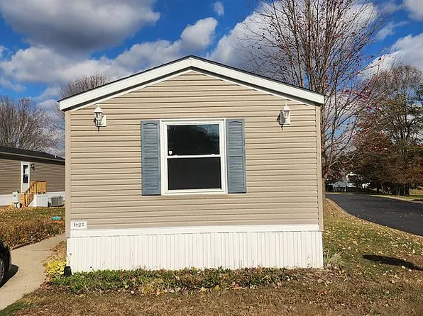 1823 Wallstreet Cir, Indianapolis, IN 46234