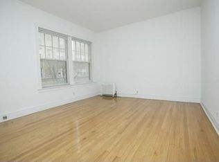 533 W Wellington Ave APT 29-2, Chicago, IL 60657