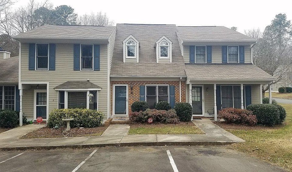1st image of 8 Forest Oaks Dr