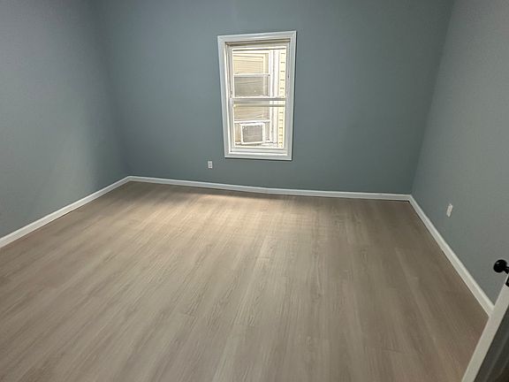 4th image of 152 S 10th St #2A