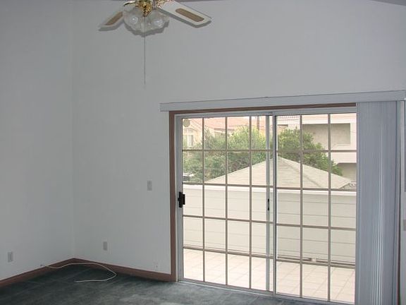 Mstr Bedrm w/Balcony