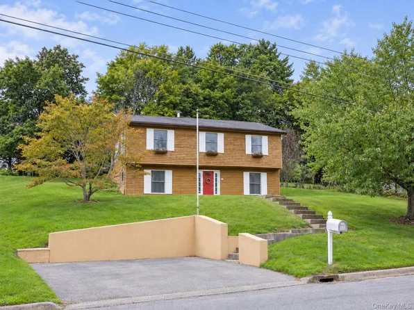 30 Oakland Avenue, Walden, NY 12586