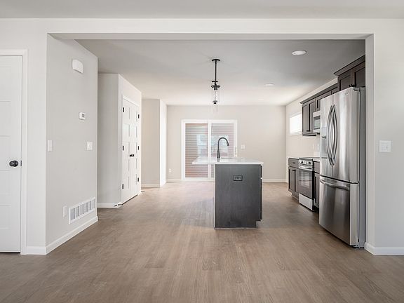 4th image of 2116 S High Point