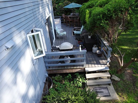 Upper deck view of bottom de