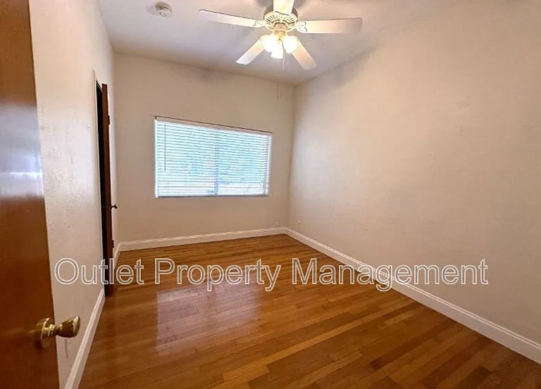 2517 E Marks St — Photo 9