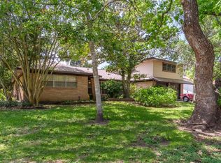 214 Narcissus St, Lake Jackson, TX 77566