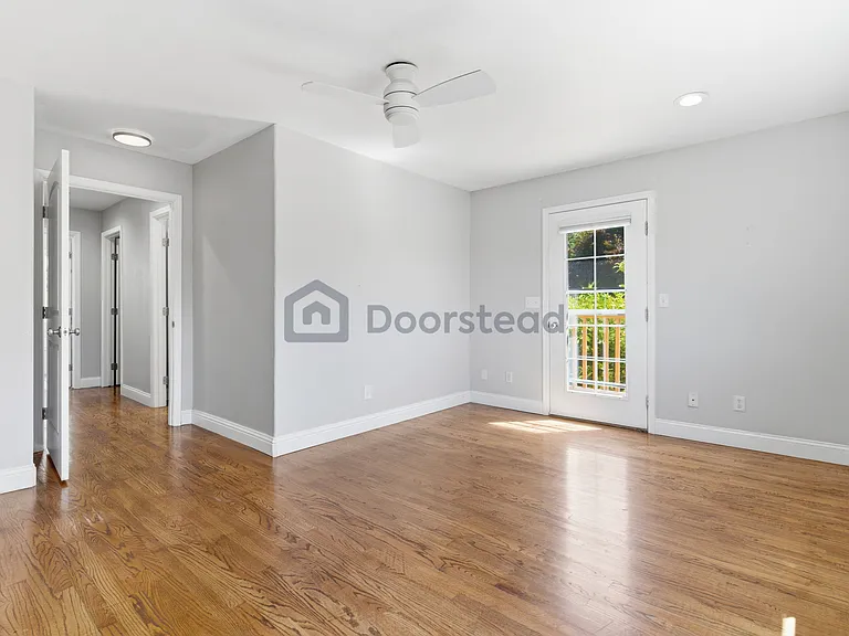 1429 Magazine St — Photo 17