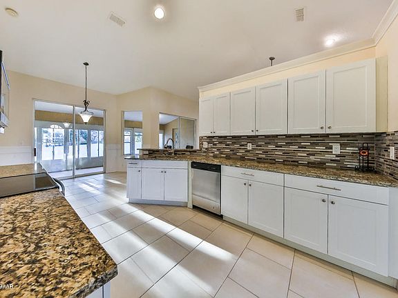 2nd image of 63 Hollow Pine Dr