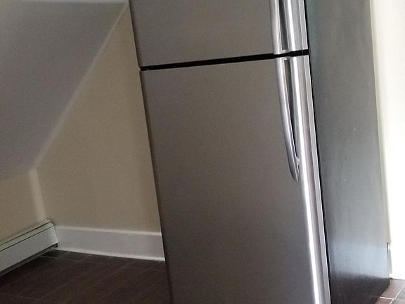 3rd image of 341 N High St APT 3