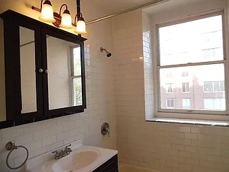 Rented by Sean Mashihi, LREB