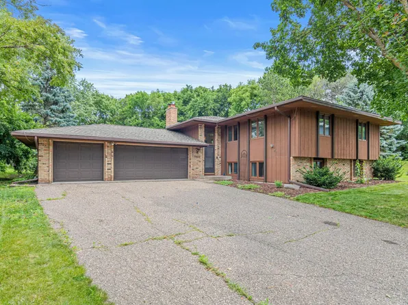 3413 Red Oak Cir N, Burnsville, MN 55337