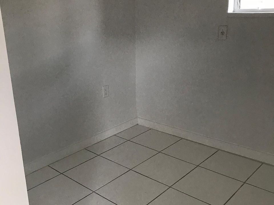 2nd image of 2744 SW 36th Ave