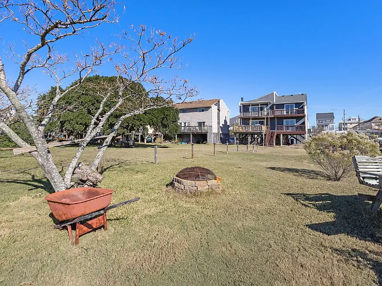 735 W Ocean View Ave #A — Photo 24