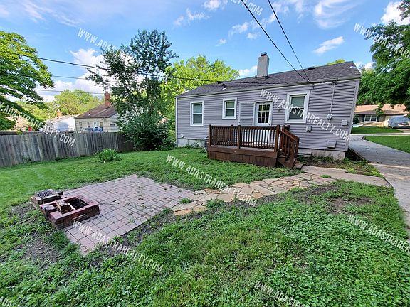 3rd image of 614 W 88th Ter