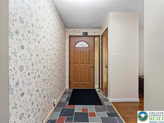 4th image of 251 W Ludlow St