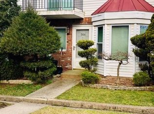 564 Golf View Ct, Staten Island, NY 10314