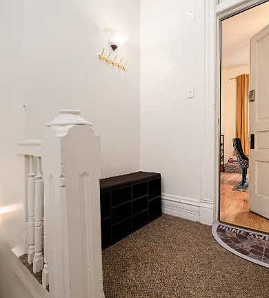 The furniture shown in this photo belongs to the current tenant.