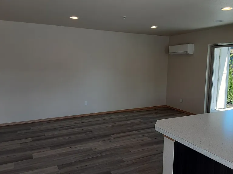5915 Lake Grove St SW — Photo 9