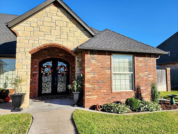 3rd image of 3516 Nicklaus Dr